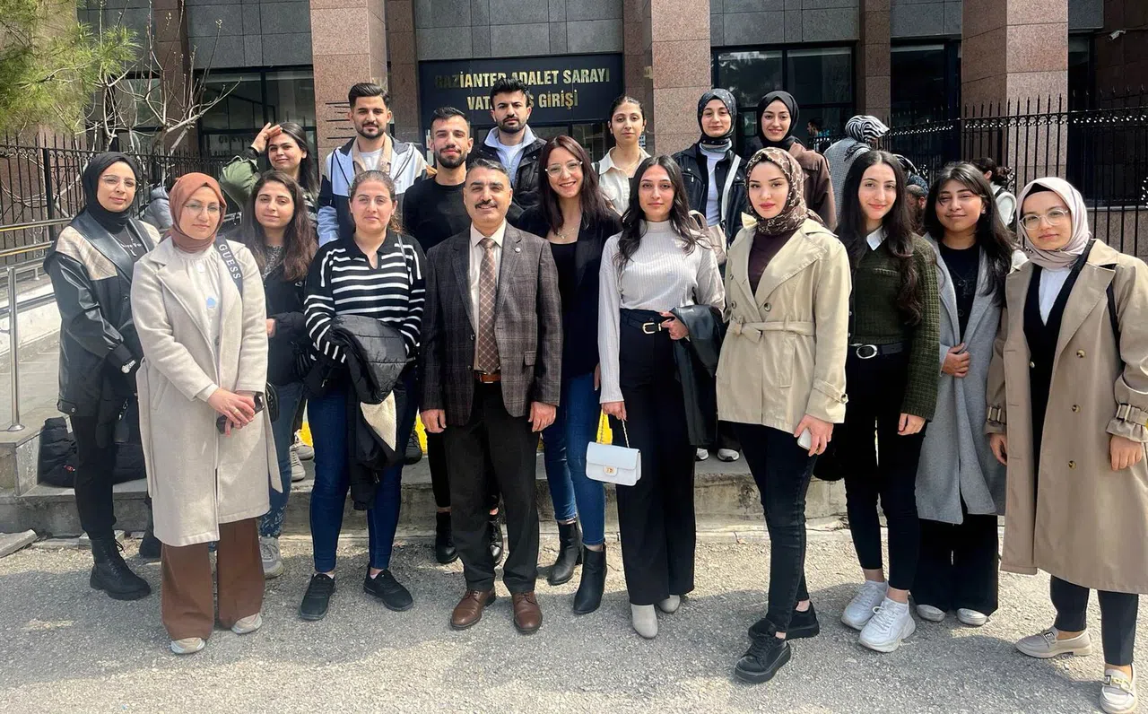 GAÜN öğrencilerinden adliye ziyareti  