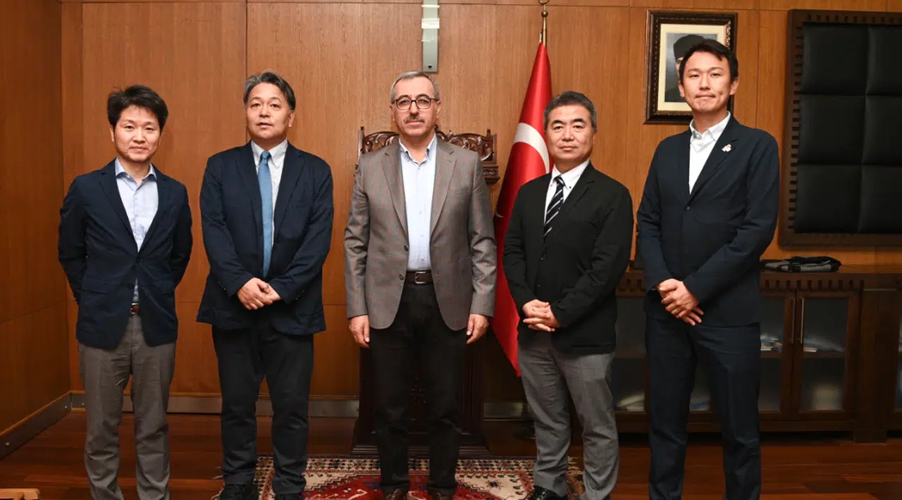 Başkan Güngör, Japon Heyetiyle Bir Araya Geldi