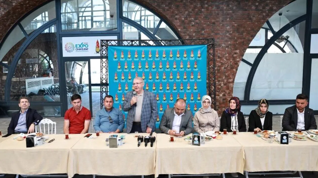 Başkan Mahçiçek, Kuzey İlçe Teşkilatlarını EXPO 2023 Alanı’nda Ağırladı