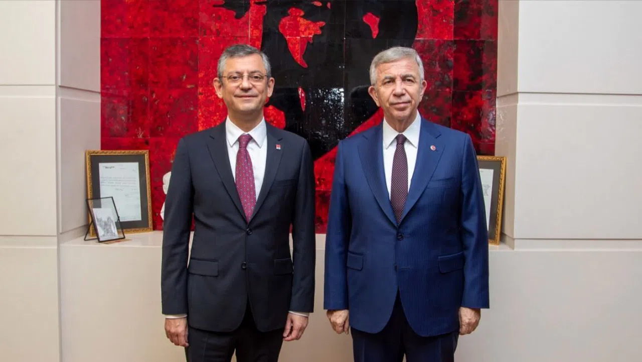 CHP lideri Özel, Mansur Yavaş’ı kabul etti