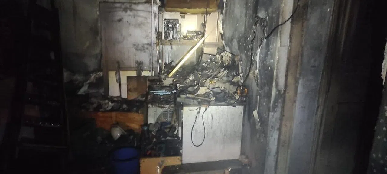 Çıkan ev yangınını itfaiye söndürüldü