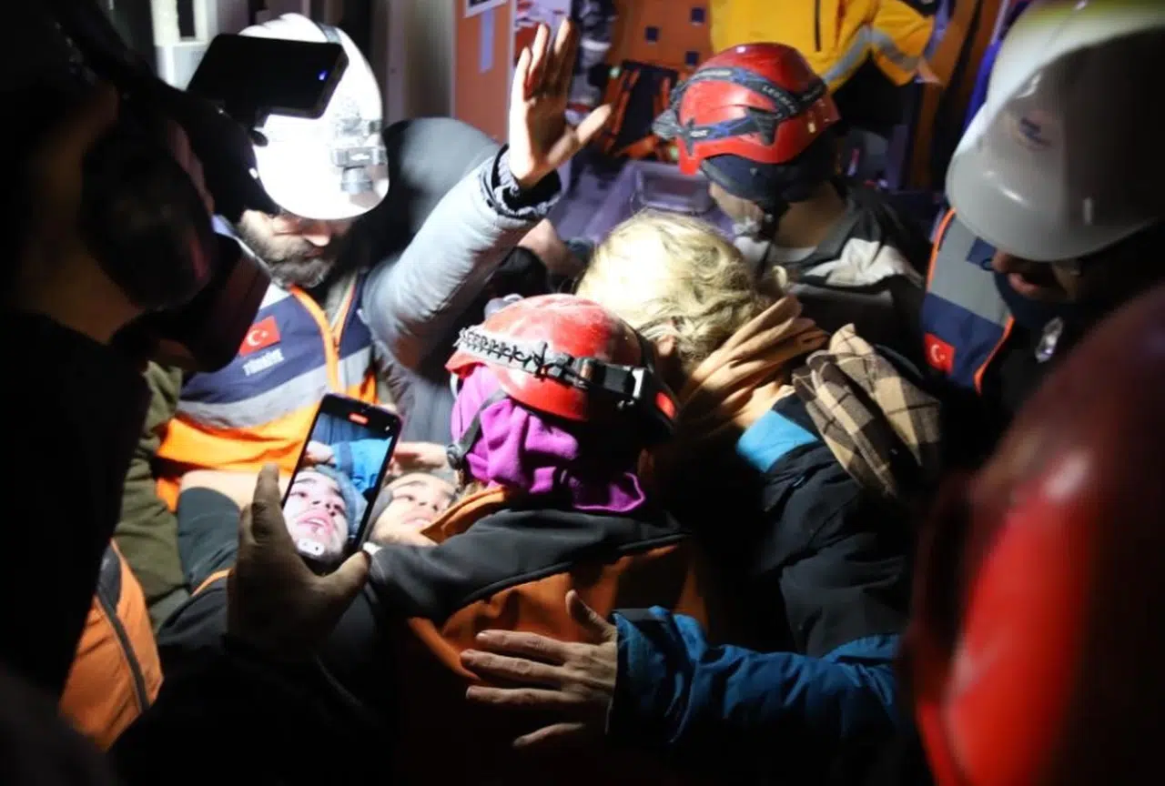 Deprem Felaketinden Kurtulan Adnan Muhammed: İşte Dramatik Hikayesi!