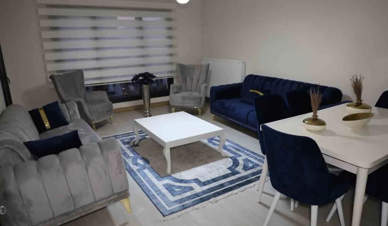 Deprem konutlarında örnek daire göz aldı