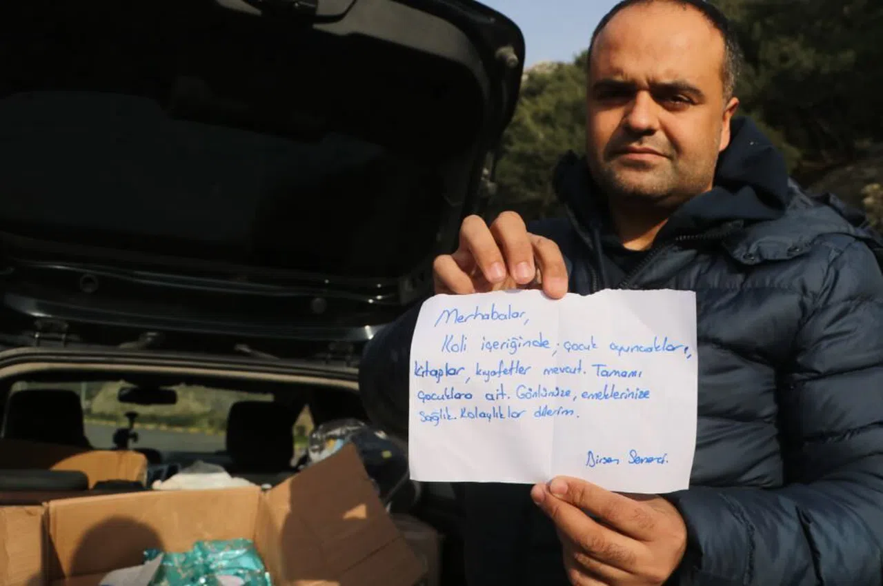 Depremden 11 ay sonra yardım kolilerinden çıkan notlar halen duygulandırıyor