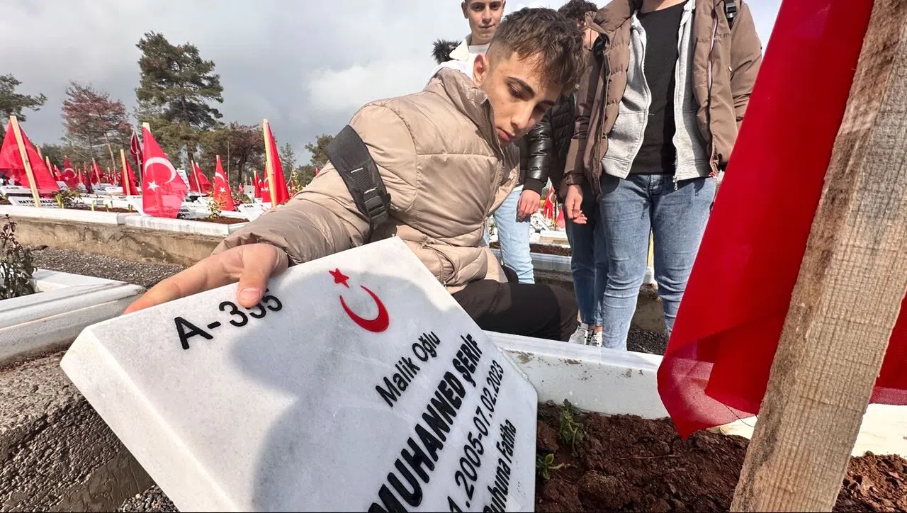 Depremin yıldönümünde Kahramanmaraş'ta gözyaşı ve dua