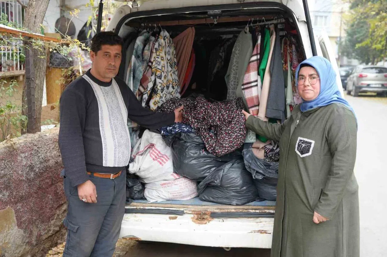 Depremzede karı-koca, geçimlerini el emeği ürünleriyle sağlıyor