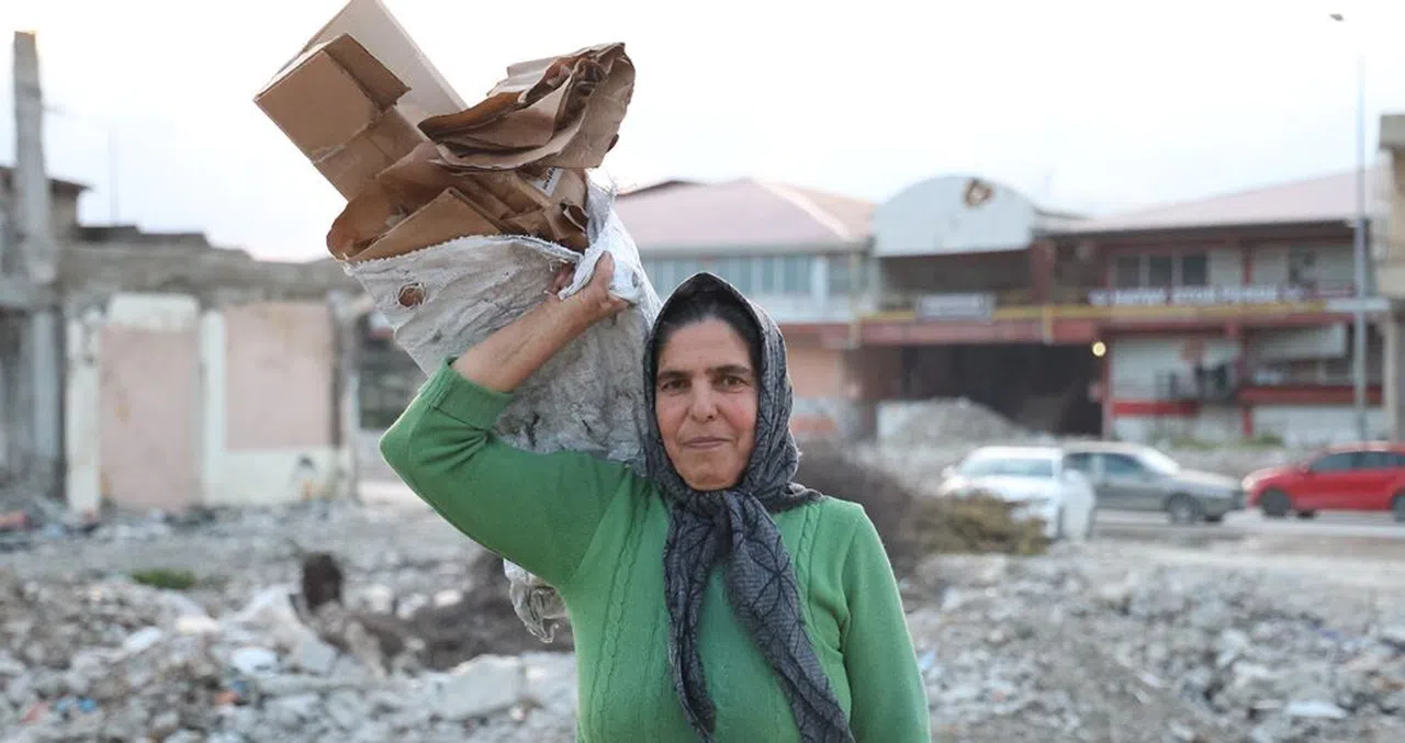 Fedakar Anne, Gelecek İçin Mücadele Ediyor