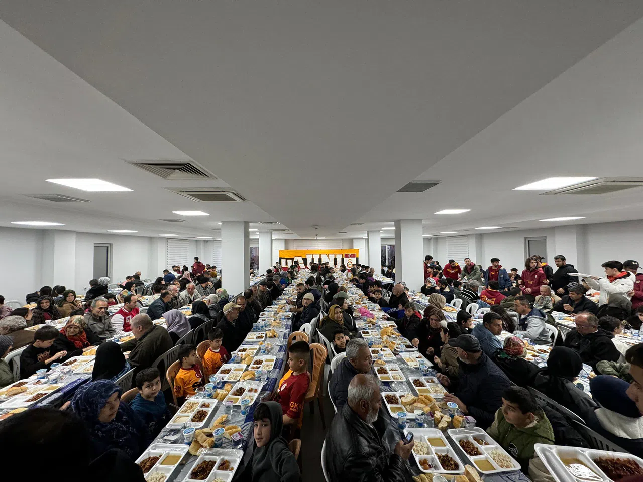 Kahramanmaraş’ta ‘Sarı Kırmızı’ iftar