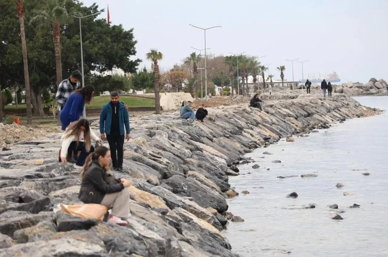 Hatay'da, vatandaşlar yeni yılın 2023'ü unutturmasını temenni etti
