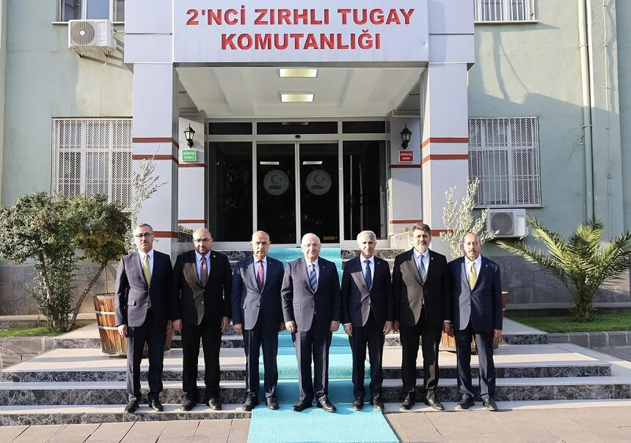 Bakan Güler, İftarda Mehmetçikle Buluştu