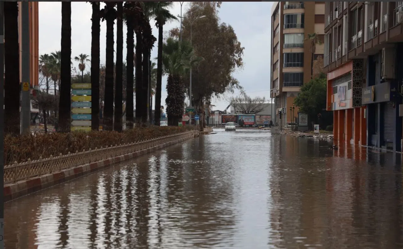 İskenderun tekrardan sular altında kaldı