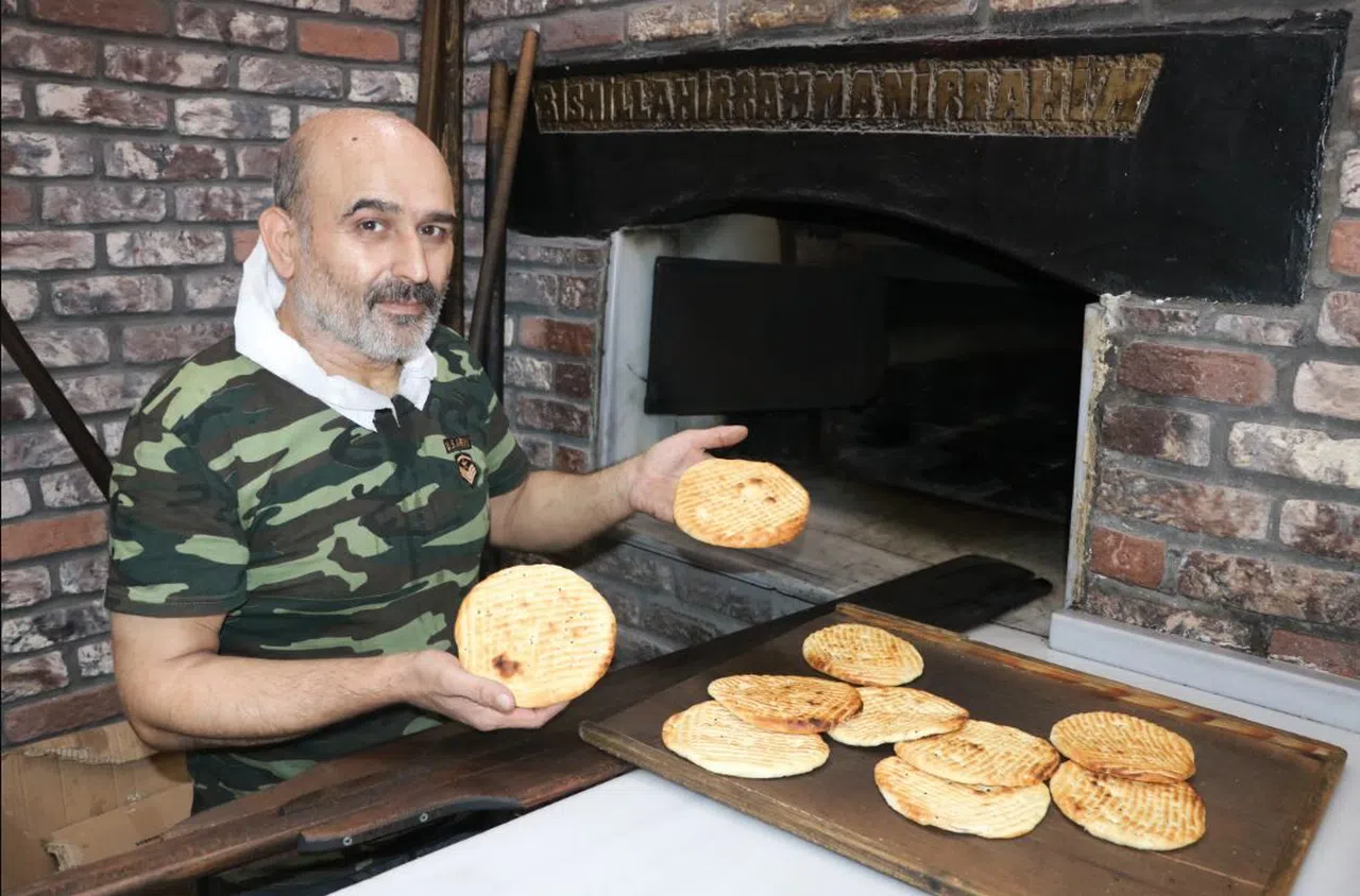 Kahramanmaraş'ta Çörek ustasının sıcakla imtihanı  