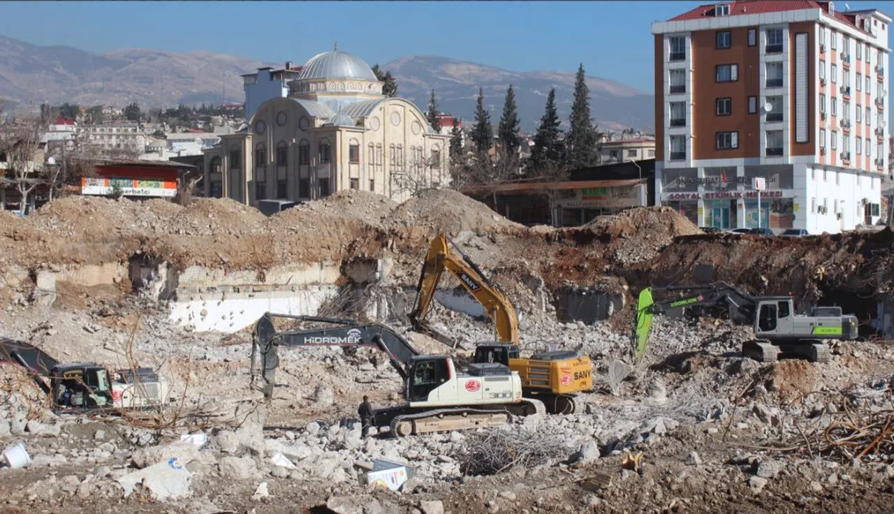 Kahramanmaraş'ta yenileme çalışmaları hız kesmiyor