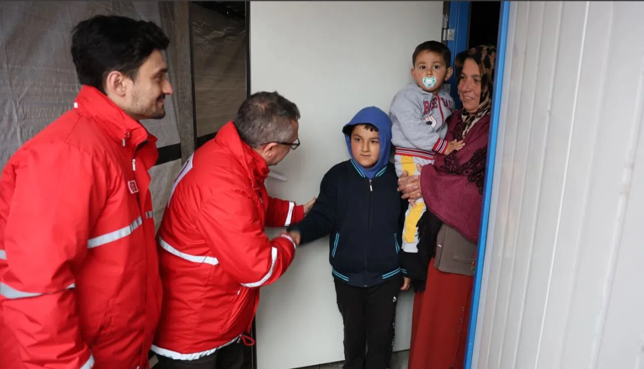 Kızılay’dan afetzedelere kışlık yardım