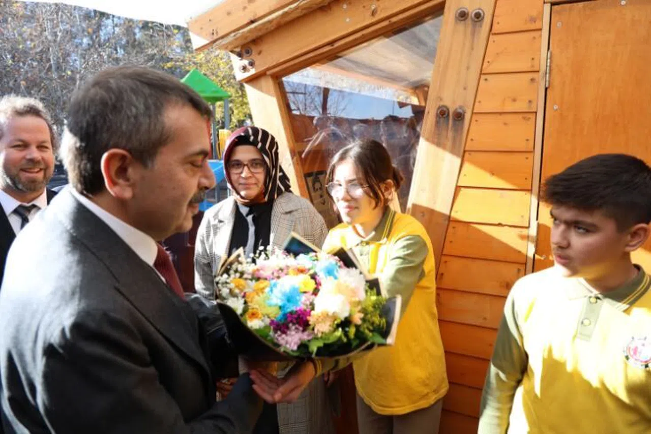 Milli Eğitim Bakanı Kahramanmaraş'ta, öğretmen ve öğrencilerle buluştu