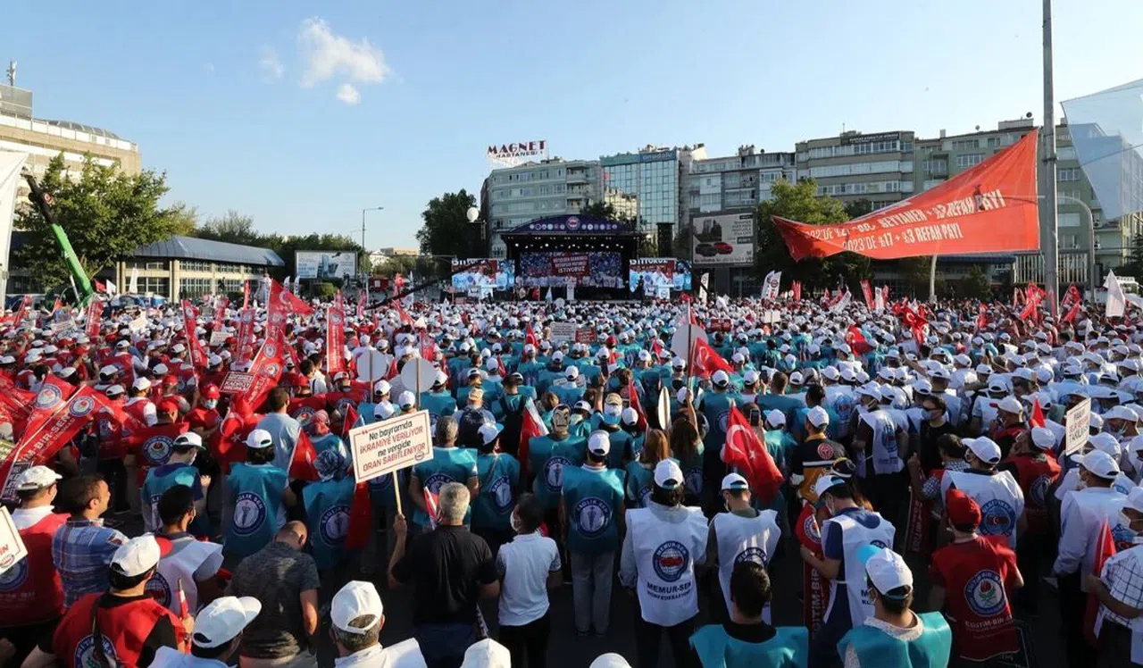 Miran'dan 5,3 milyon kamu görevlisi ve emekliyi ilgilendiren 3600 ek gösterge talebi