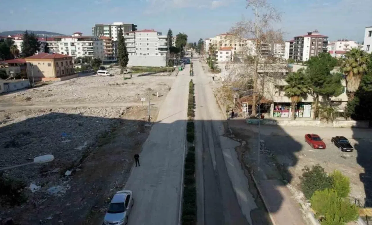 Osmaniye’nin kalbi olan İstasyon Caddesi eski günlerini arıyor