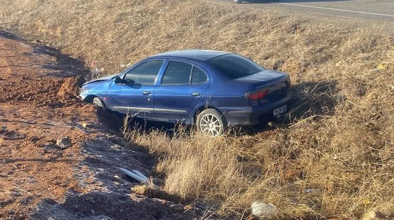 Otomobil şarampole uçtu: 5 yaralı