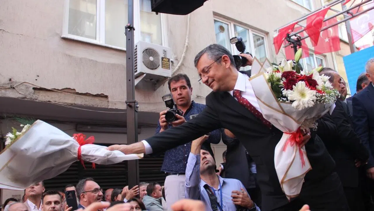 Özel CHP’nin iktidar yürüyüşünü Manisa’dan başlattı
