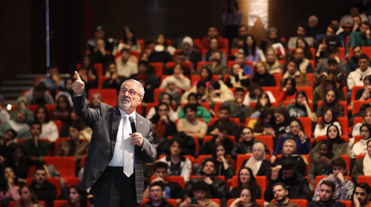 Prof. Dr. Naci Görür Deprem Bölgesi Zirvesi’nde