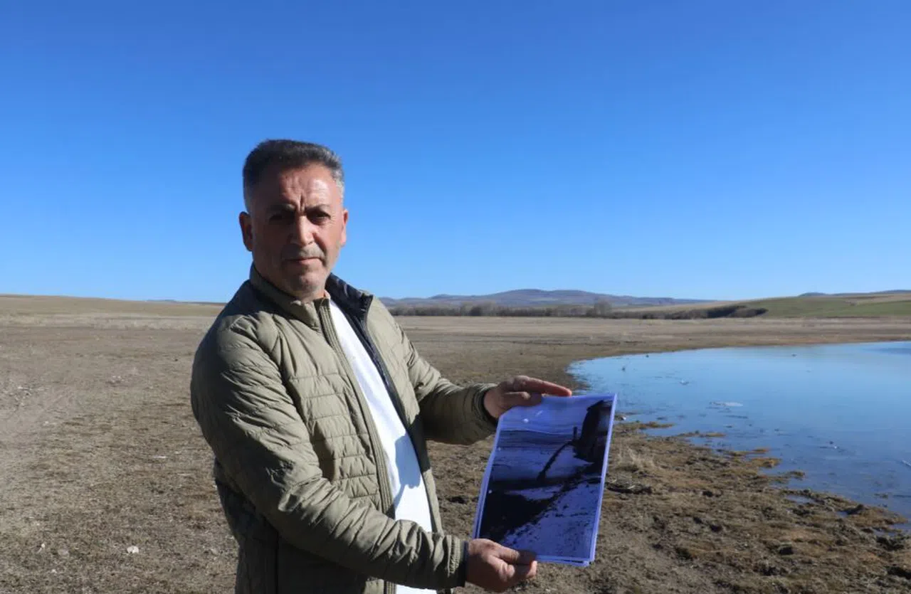 Tek kare fotoğraf gölü kirleten firmayı eleverdi