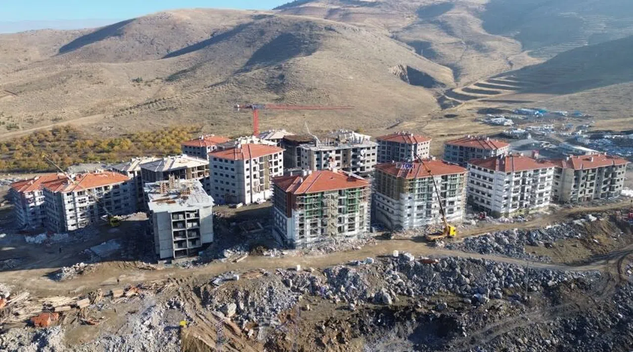 TOKİ deprem konutları hızla yükseliyor