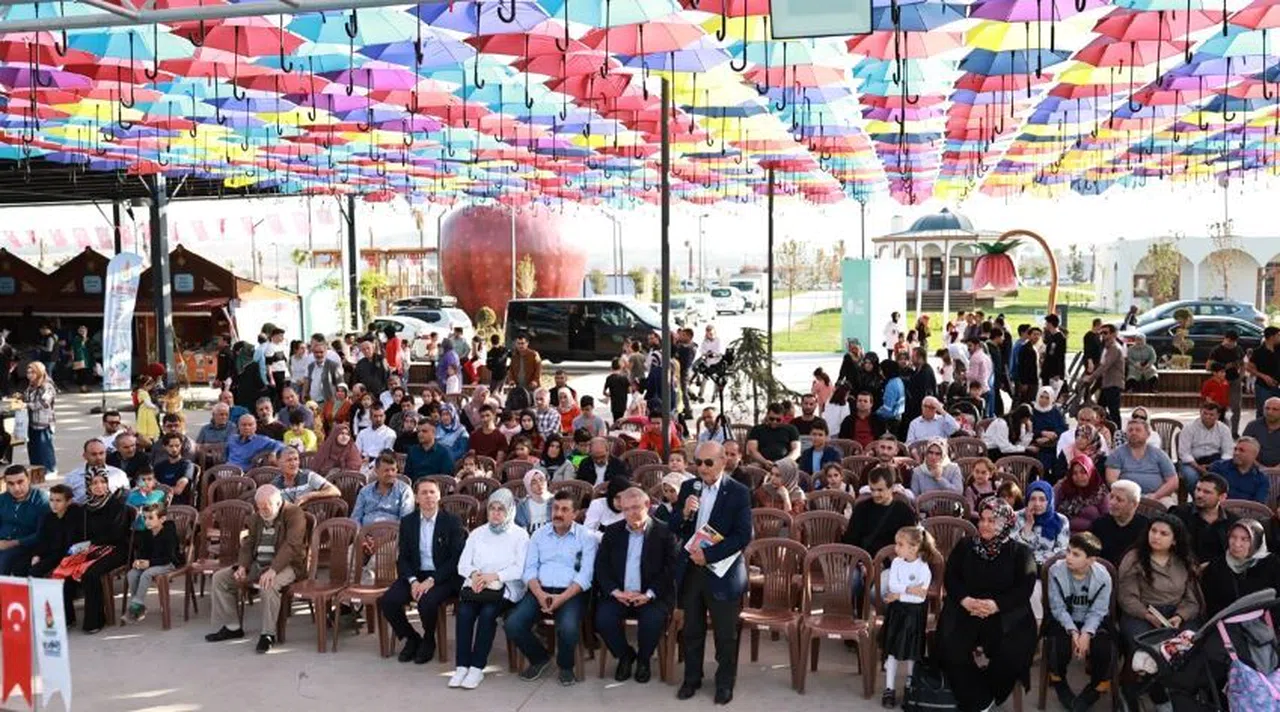 ‘100 yılın sayfaları’ Kitap Fuarı ile EXPO 2023’de açıldı