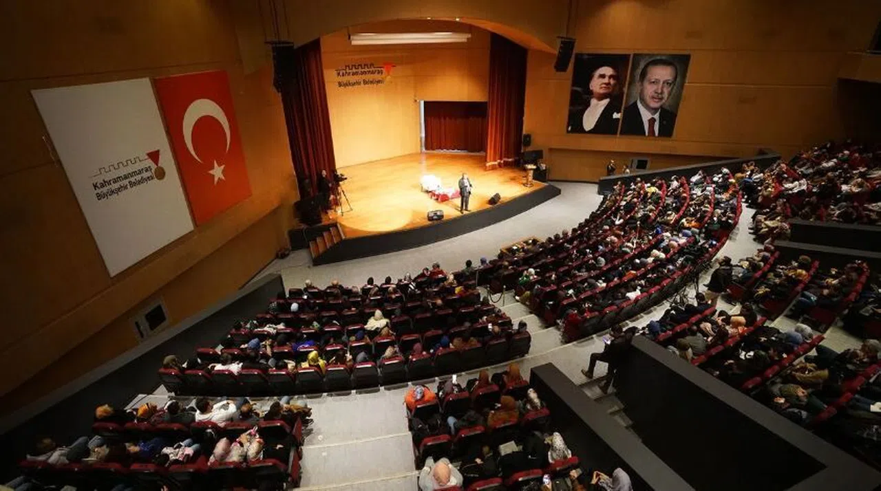 Hayati İnanç'ın Söyleşisi Kahramanmaraş'ta Büyük İlgi Gördü