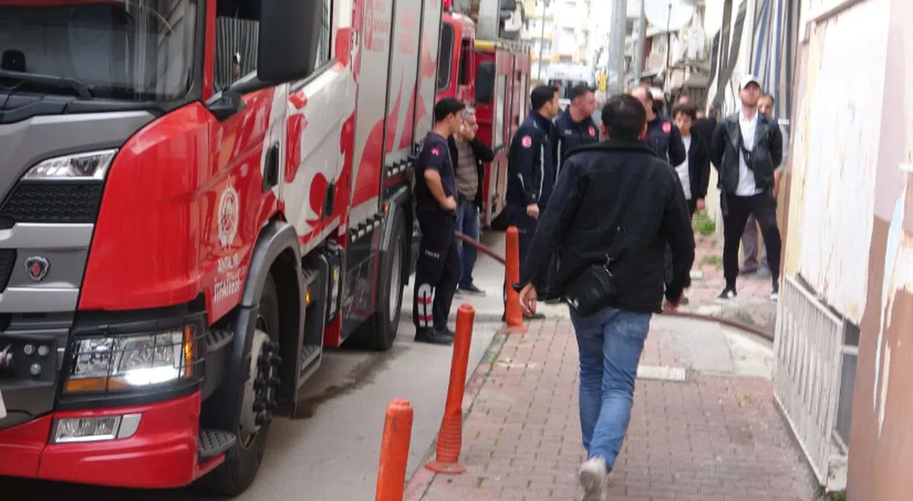 4 katlı binada yangın paniği