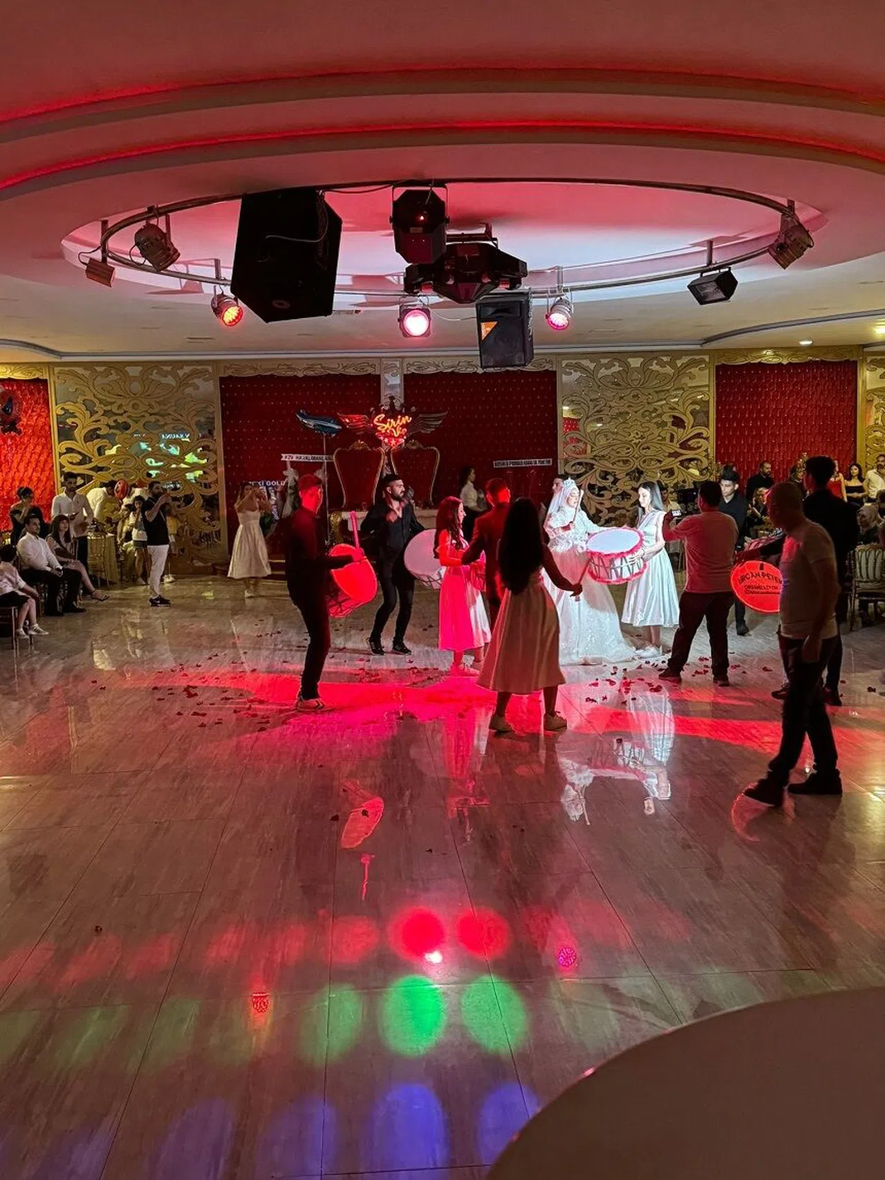 Evlenecek çiftlere düğün salonu müjdesi