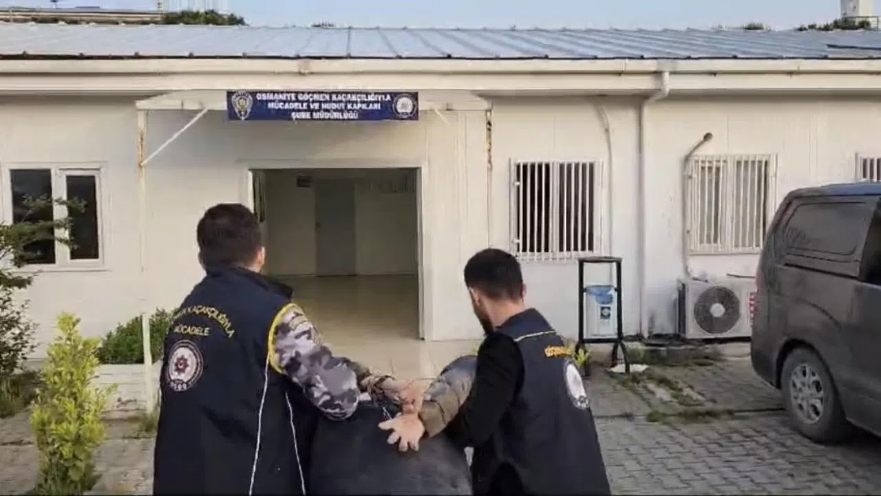 Kaçak Göçmen Taşıyan Araç Sürücüsü Tutuklandı