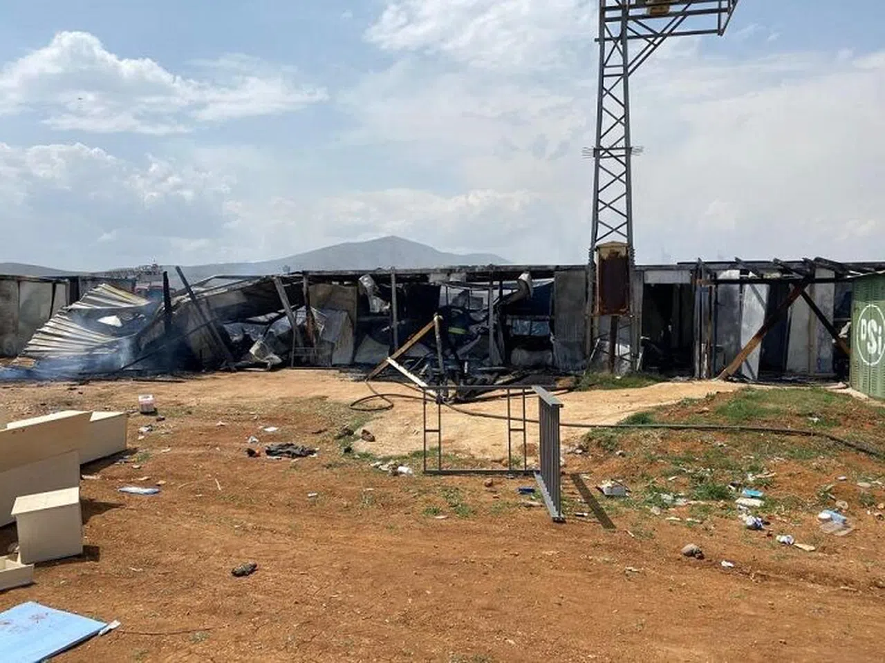 Afşin'de köy evleri inşaatında yangın