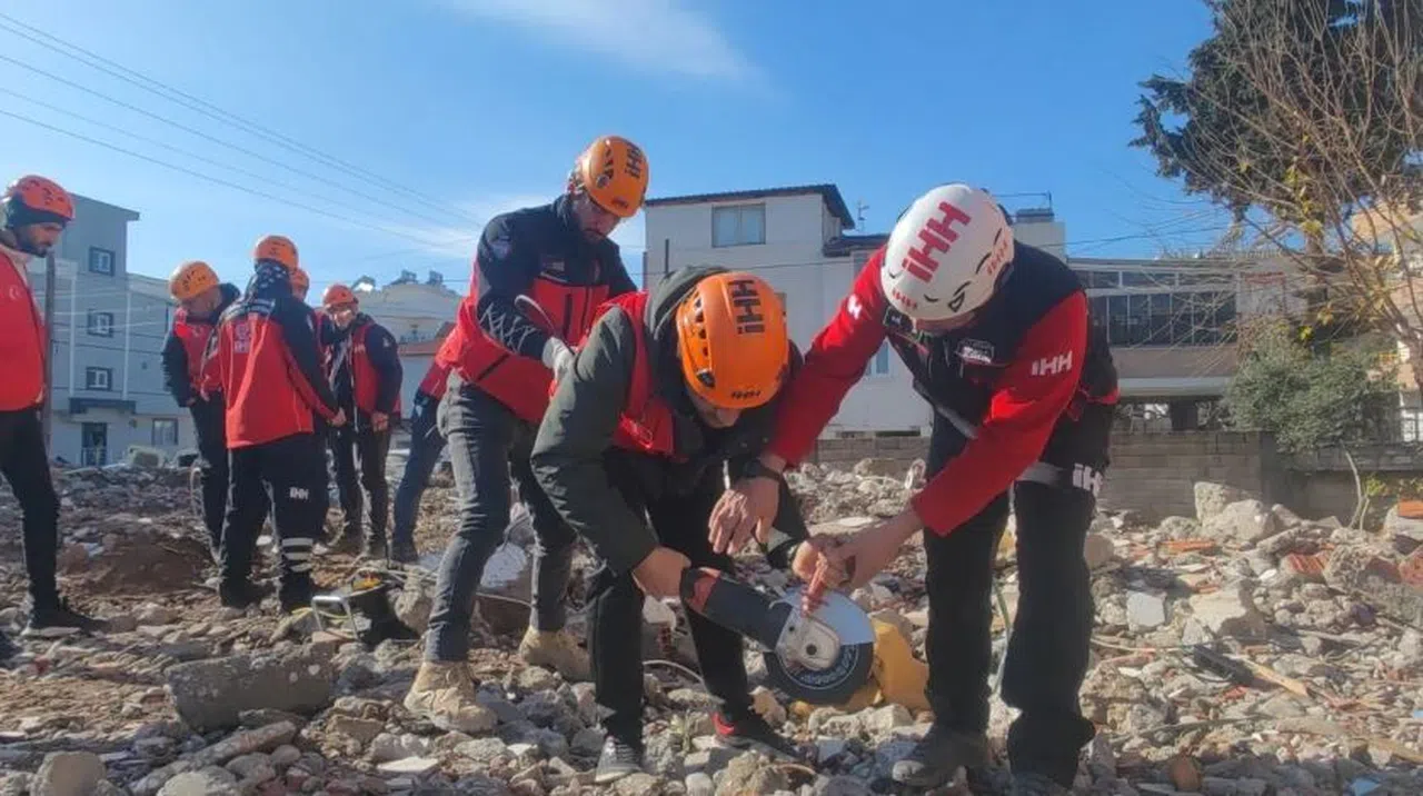 Adıyaman’da uygulamalı deprem tatbikatı yapıldı