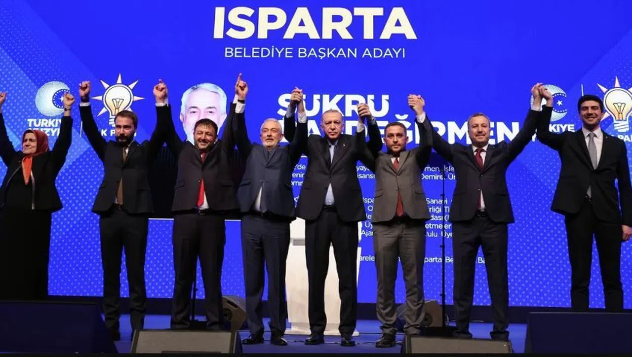 AK Parti Isparta'da mevcut başkanla devam edecek