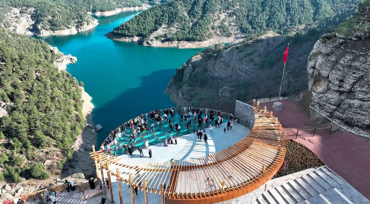 Ali Kayası Cam Teras ve Turizm Tesisleri, Ziyaretçi Akınına Uğradı