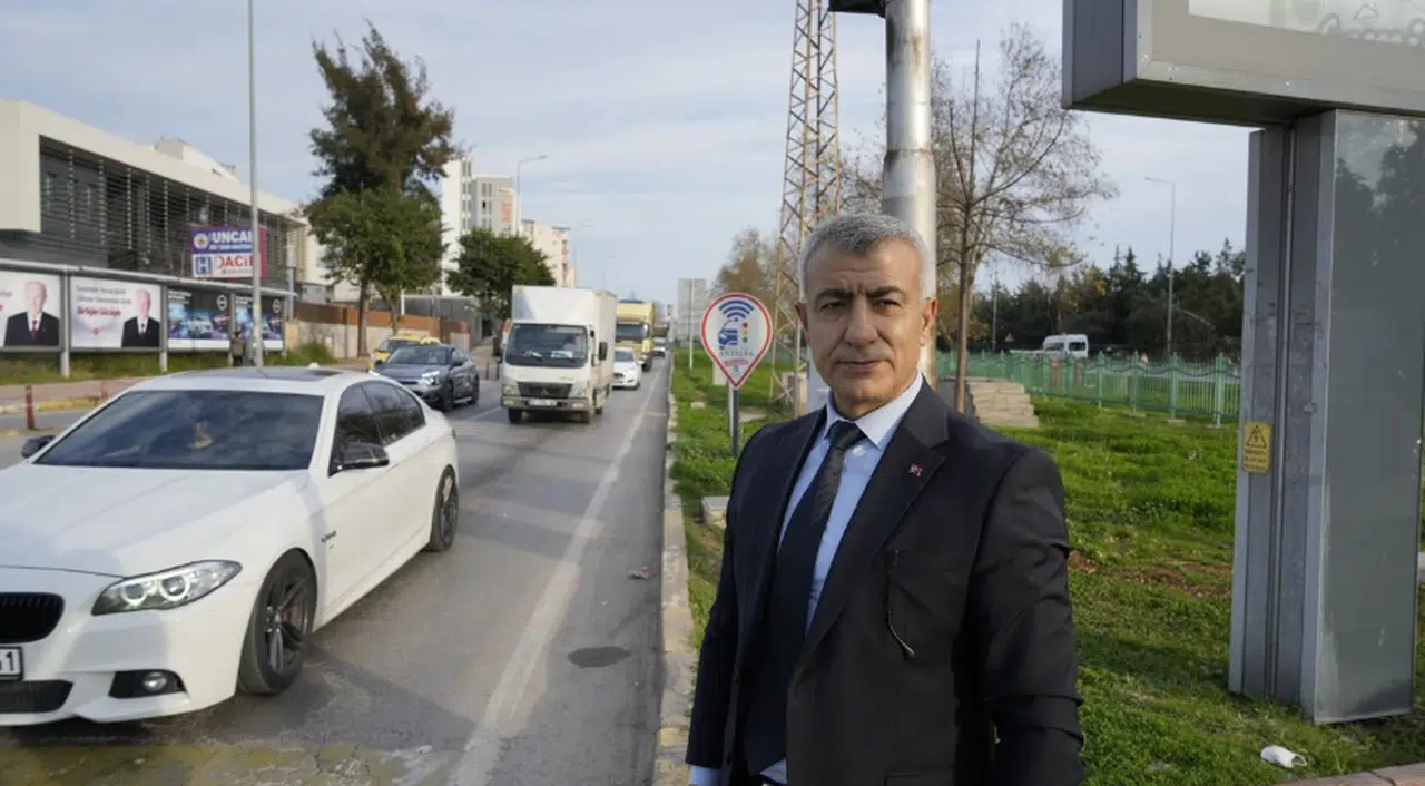 Antalya'da durmadan ya da tek ışıkta geçiş dönemi başlıyor