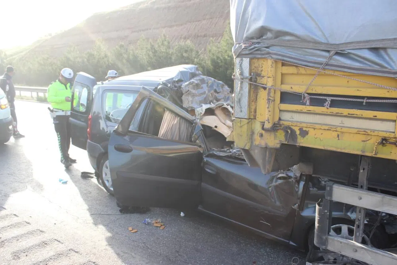 Manisa’da feci kaza: 3 ölü 1 yaralı