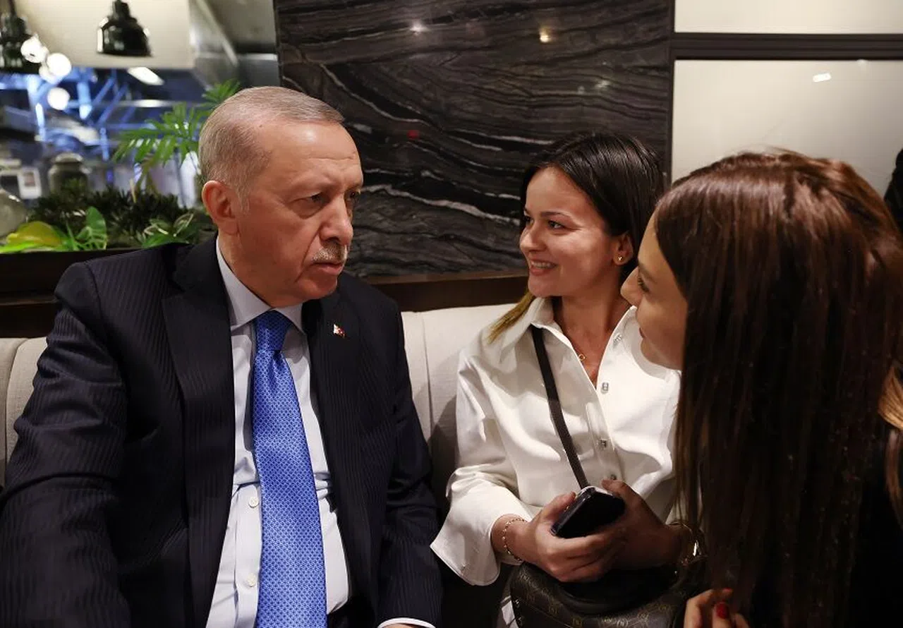 Cumhurbaşkanı Erdoğan, gençlerle bir araya geldi