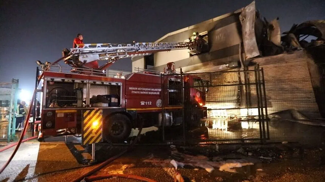 Boya deposunda çıkan yangın söndürüldü  