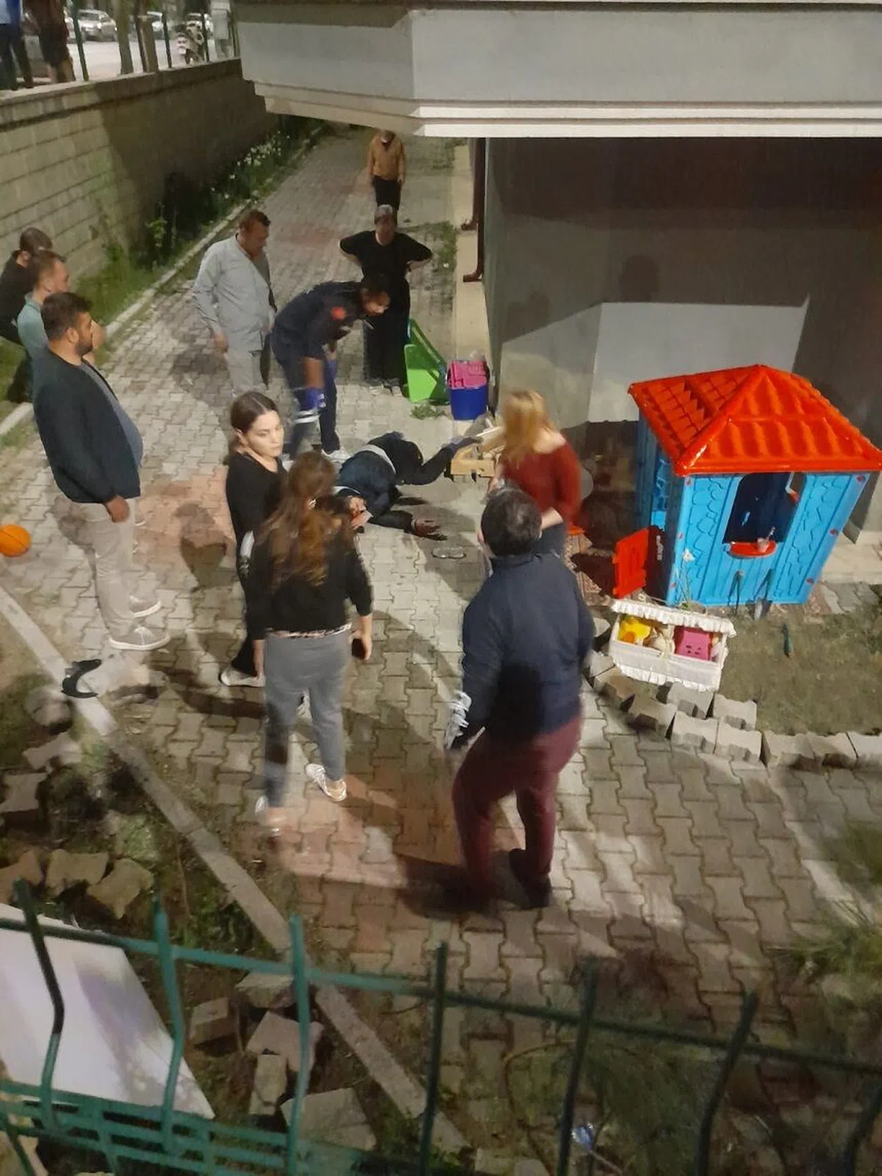 Otomobil ile motosiklet çarpıştı: 1 ağır yaralı