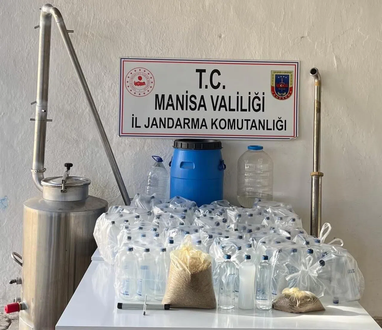 54 litre sahte içki ele geçirildi