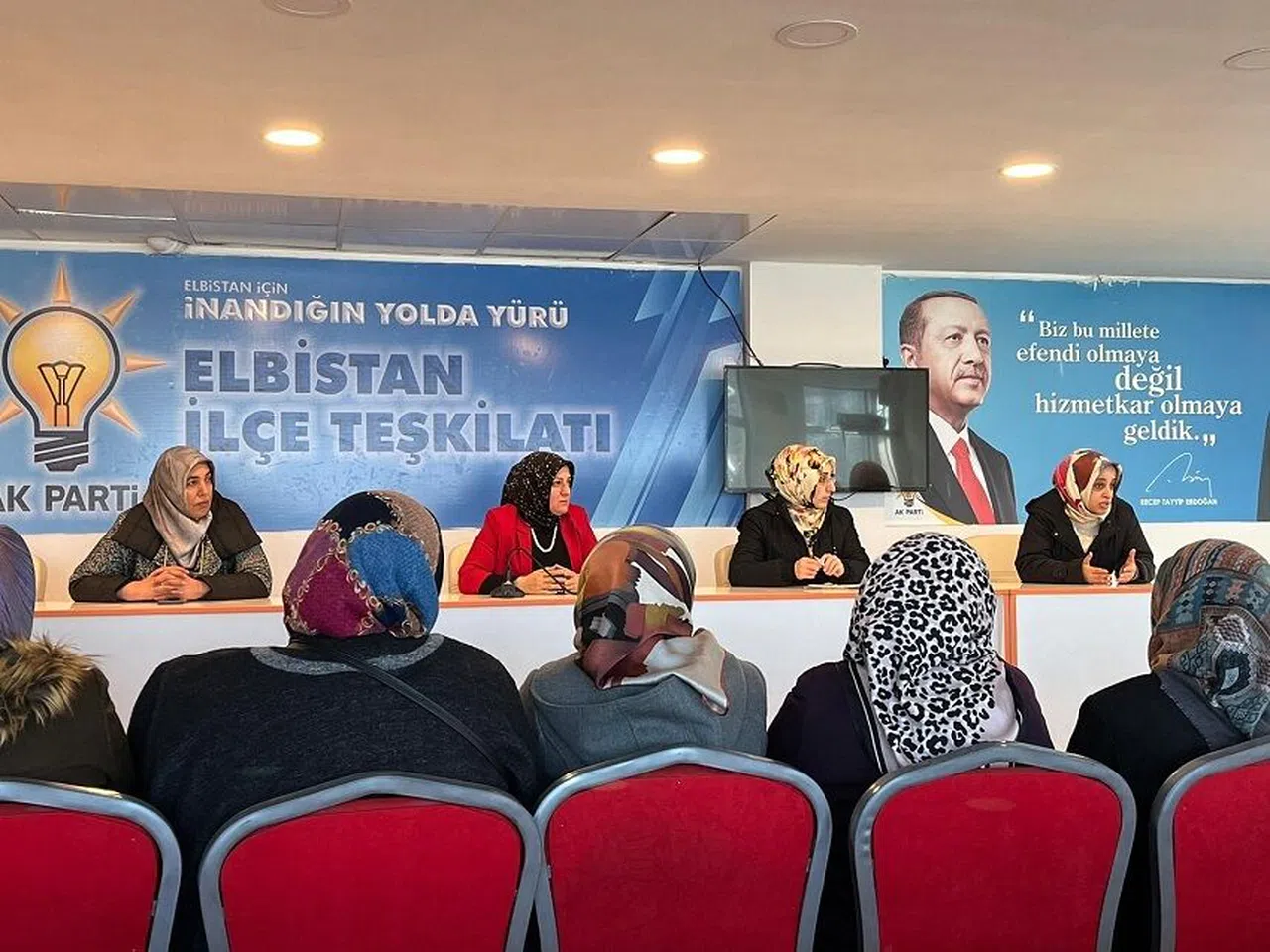 AK Parti Elbistan Kadın Kolları'nda toplu istifa  