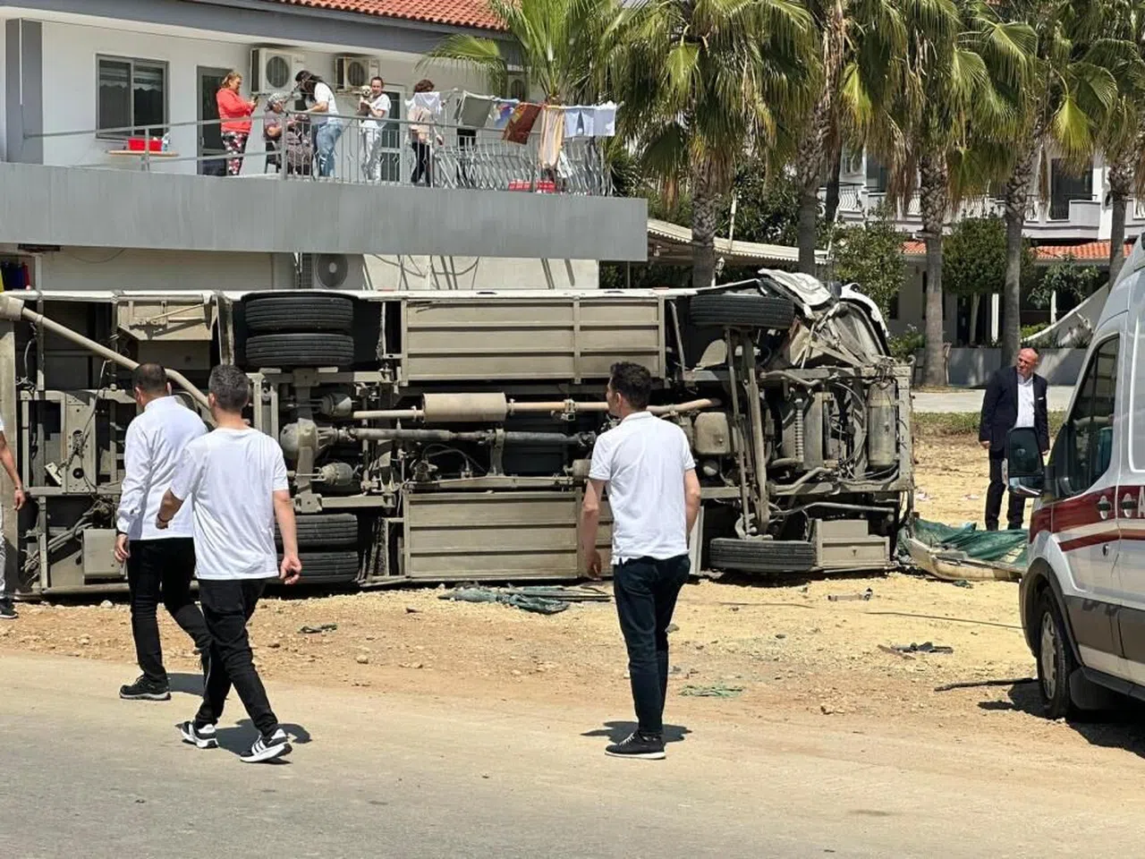 Antalya'da feci kaza: 29 yaralı