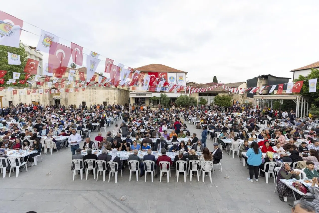 'Bayram Sofrası'nda Tarsus halkı bir araya geldi