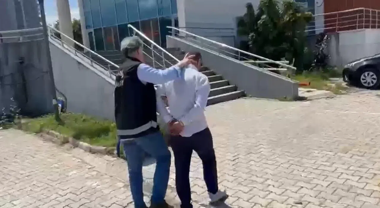 2 iş yerini soyan hırsız tutuklandı