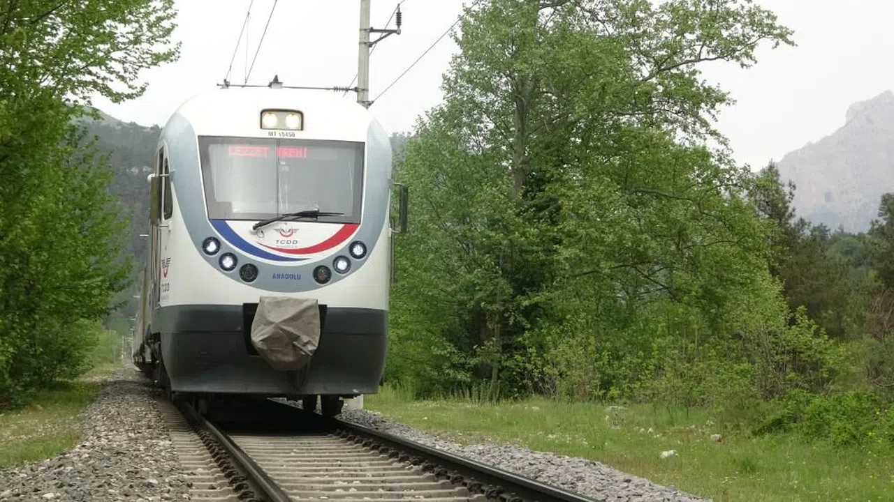 Turistik tren seferleri başlayacak