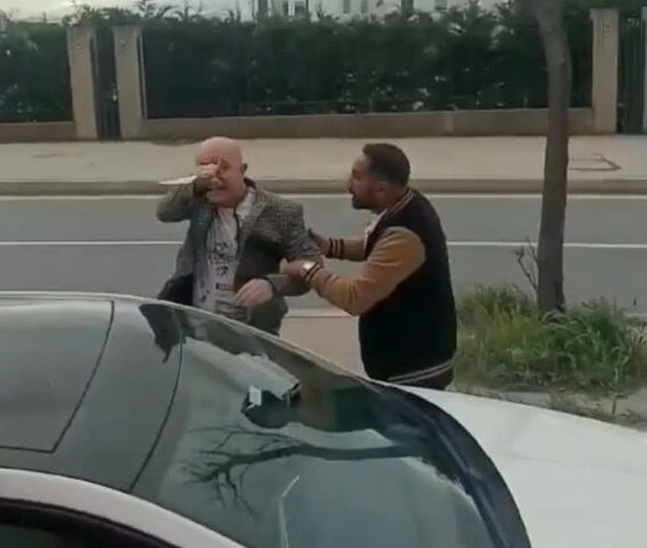 Trafikte tartıştığı sürücüye bıçak çekti
