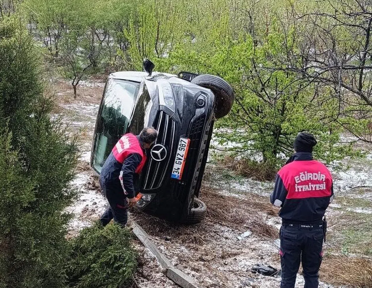 Minibüs takla attı: 1 ölü, 8 yaralı