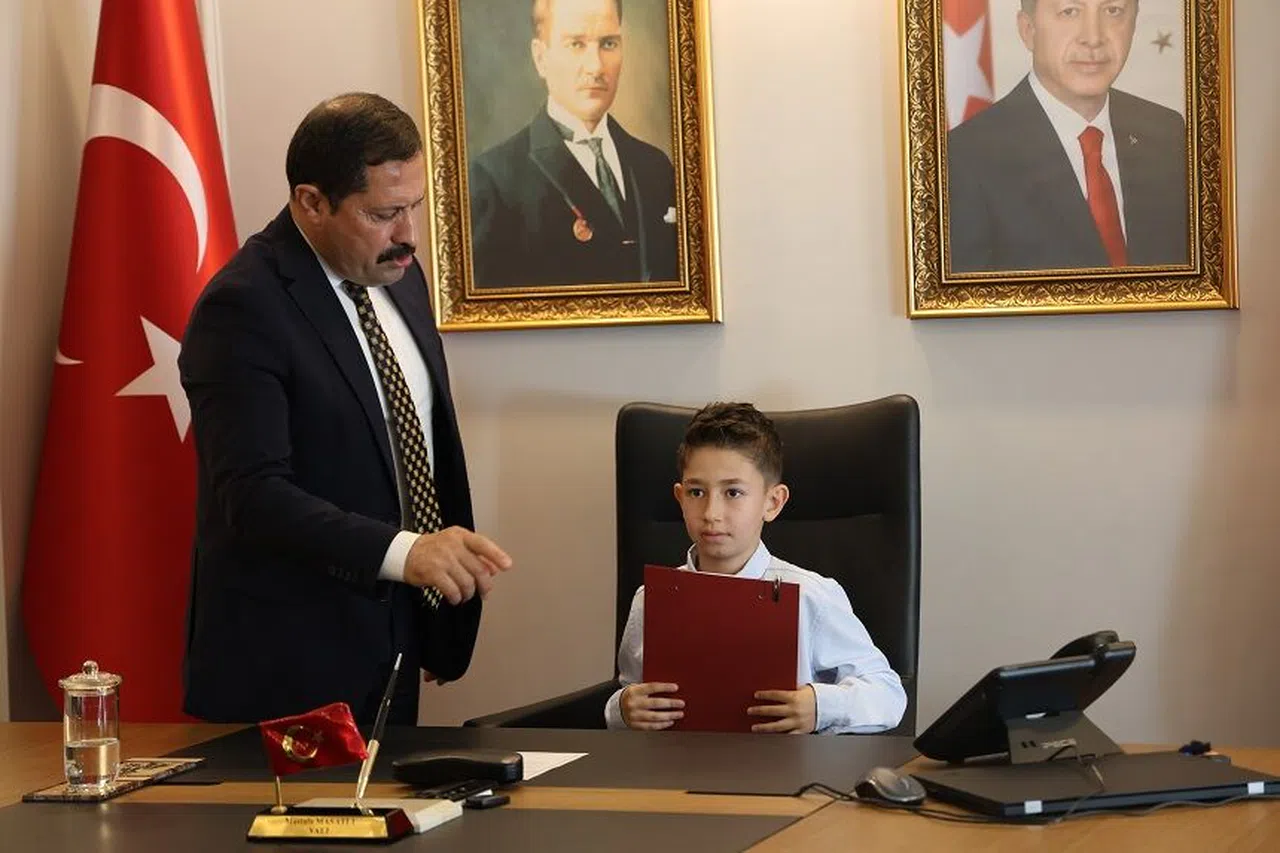 Koltuğu devralan depremzede Ali'nin sözleri yürek ısıttı