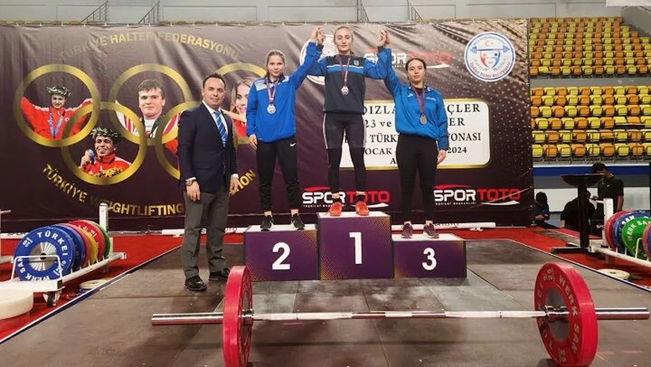 Enkaz Altından Şampiyonluğa